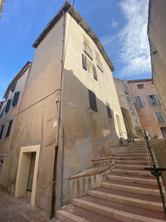Bel Appartement T1 30M2 Centre Historique Aubagne Exterior photo