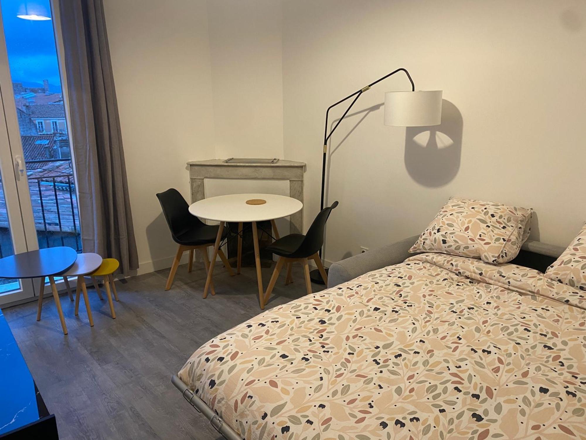 Bel Appartement T1 30M2 Centre Historique Aubagne Exterior photo